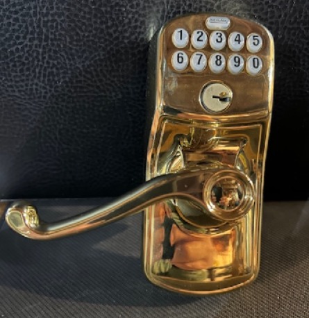 Electronic keypad lock